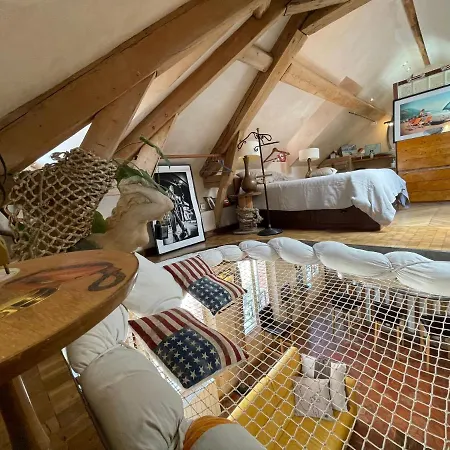 La Petite Sirene Apartment *